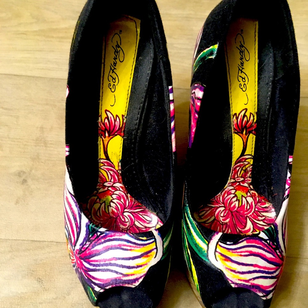 Ed hardy wedges size 5